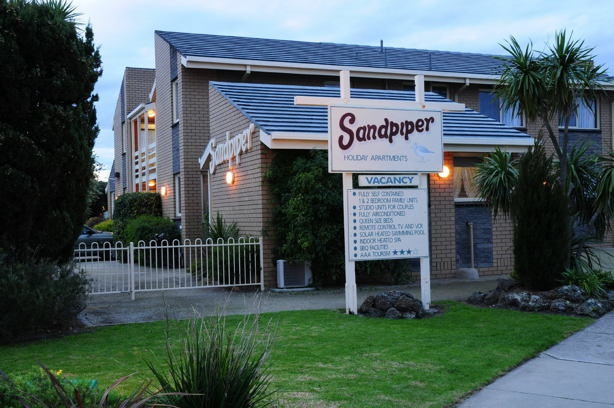 Sandpiper Holiday Apartments Lakes Entrance Buitenkant foto